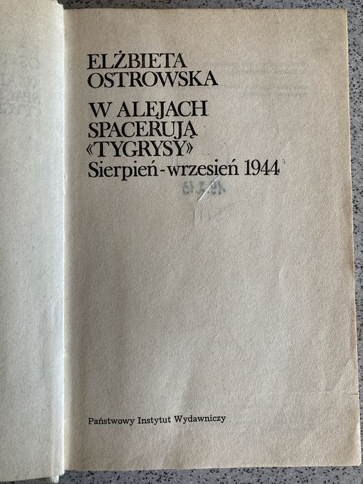 W alejach spacerują tygrysy Elżbieta Ostrowska