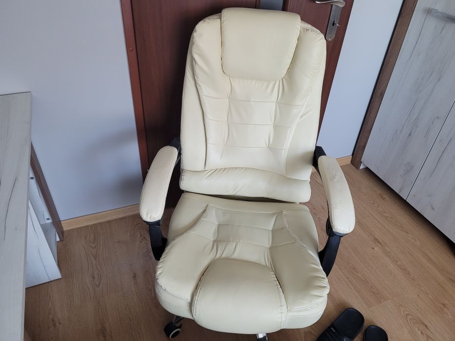 Biurko i fotel biurowy