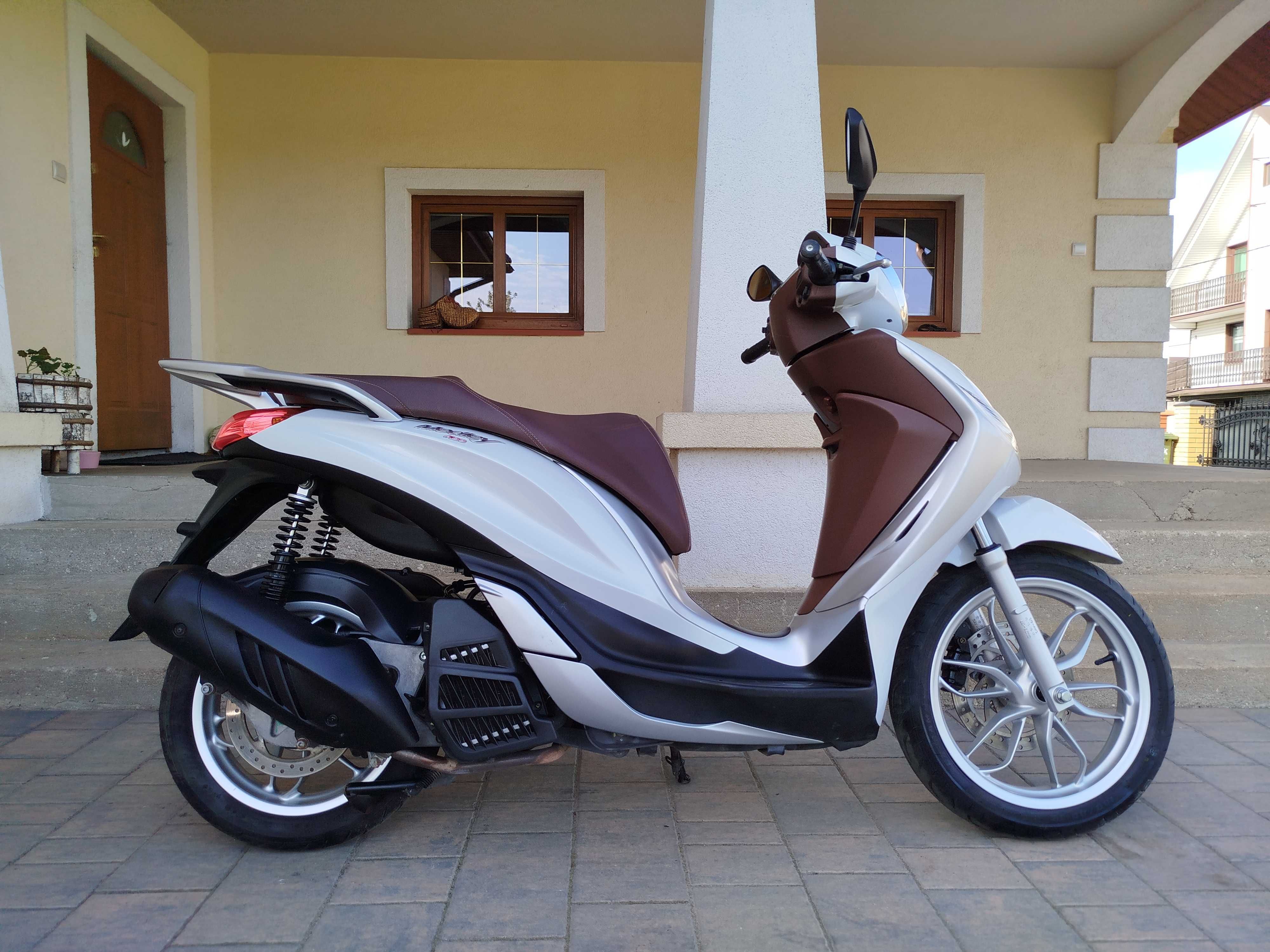Piaggio Medley 125, rok2019,