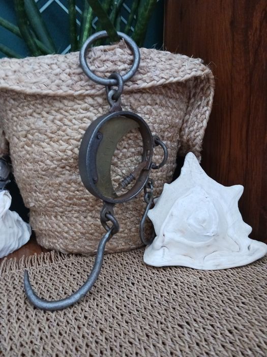 Stara zabytkowa waga hakowa mosiężne