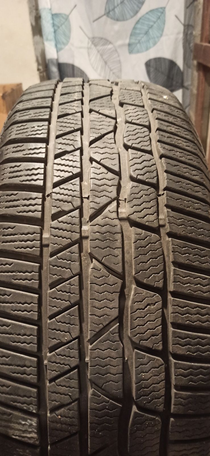 Opona zima  235/55r18