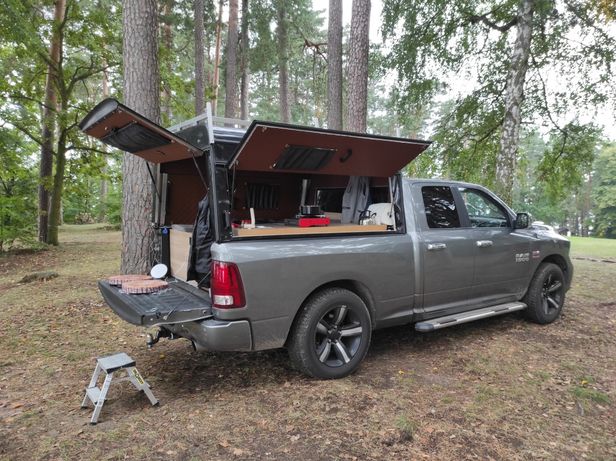 Zabudowa Camper Kamper Dodge Ram Kuchnia zlew duże spanie nadbudówka