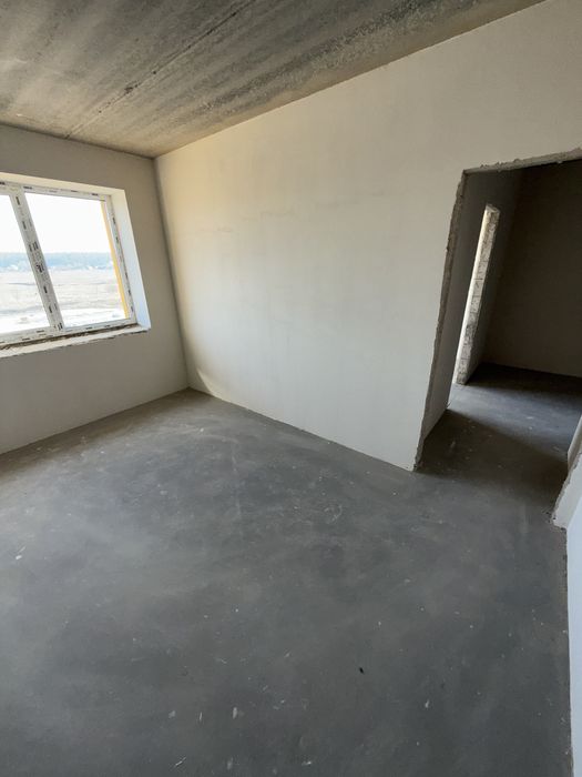 Продаж квартири з видом на набережну