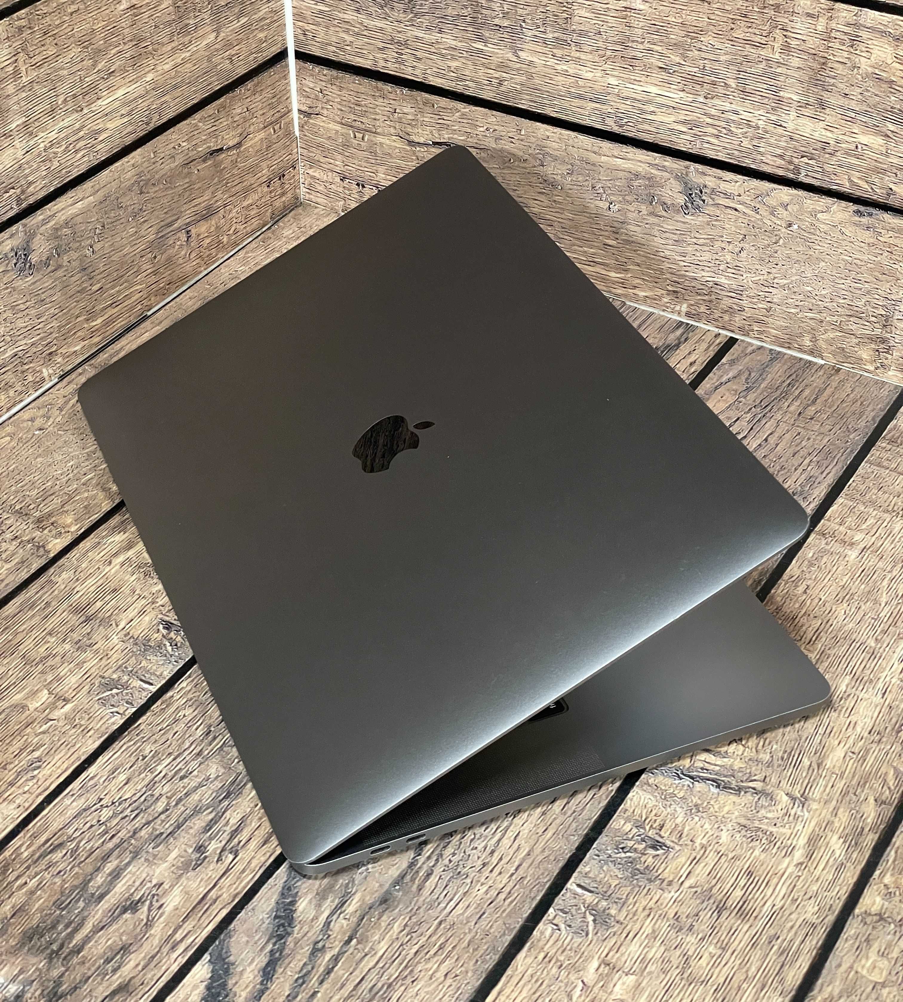 MacBook Pro A1990 (15, 2018) i7/Radeon Pro 555X/256Gb/Магазин/Гарантия