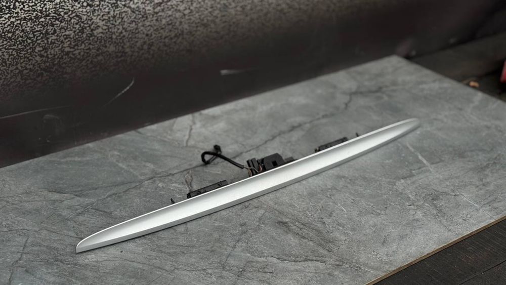 Планка підсвітки номера з кнопкою БМВ Е46 універсал Titan silber Шрот