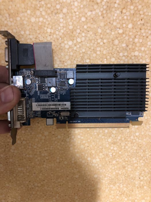 Karta graficzna Radeon HD5450 1gb