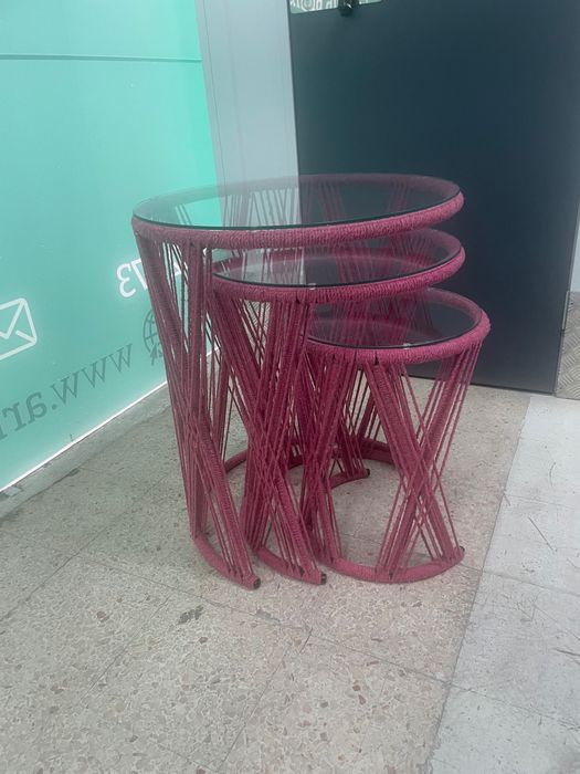 Mesas cor da rosa de Gato Preto