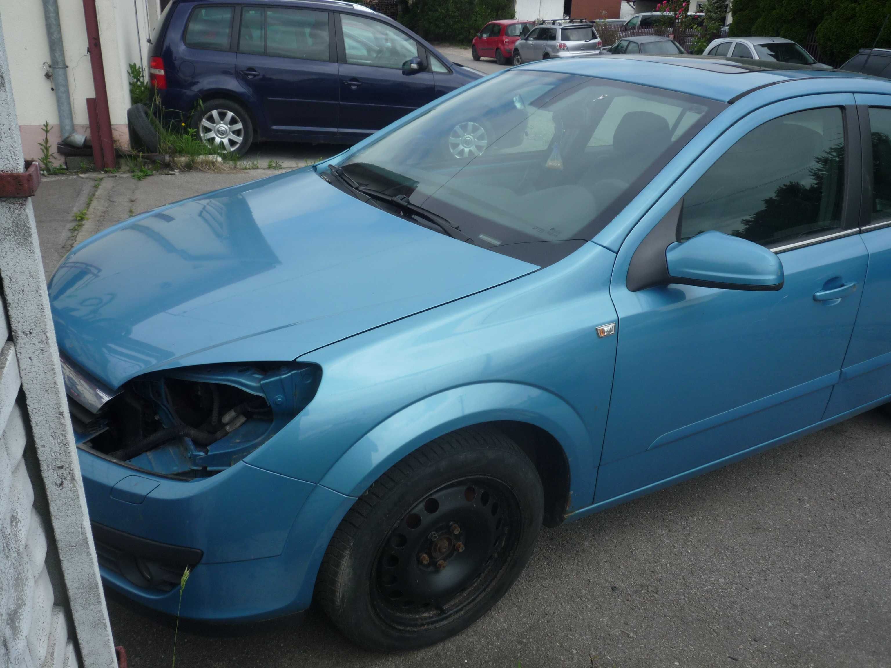 części z auta :Opel Astra 3 H 1,9 cdti z 2005r