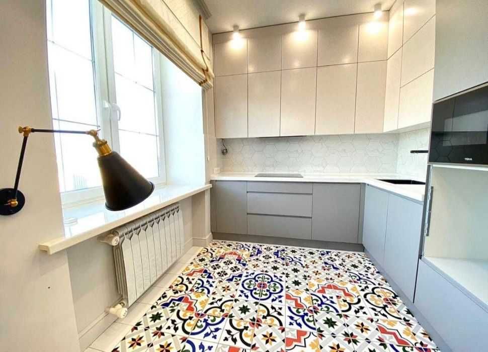 Укладка плитки*Бригада плиточников*Любая сложность* Работаем от 100М2