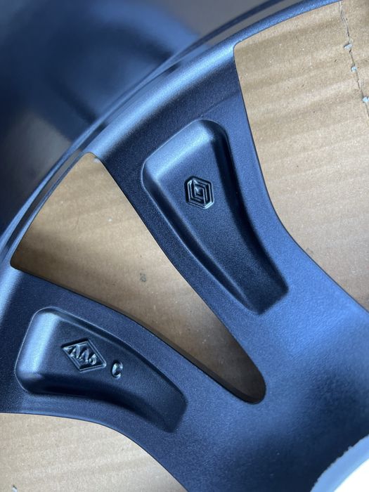 4xfelga aluminiowa 17” RENAULT (5x114,3 ET43) - nowe grafit