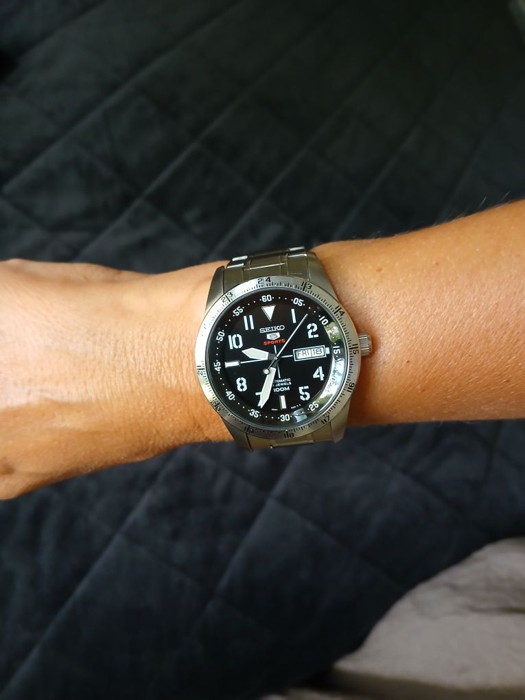 Zegarek automatyczny Seiko 5 Sports SRP513K1