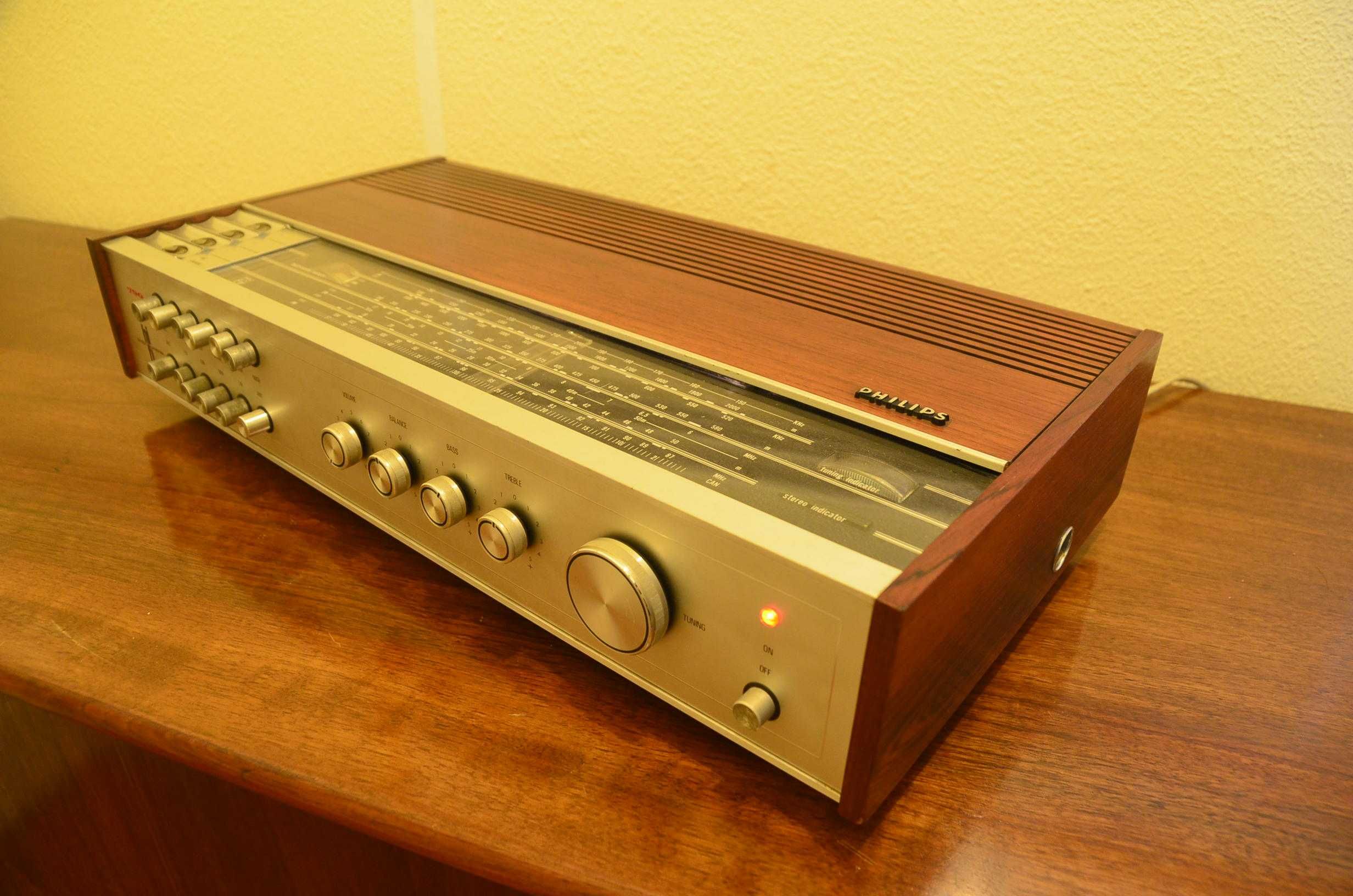 Amplificador/ Receiver Philips 790