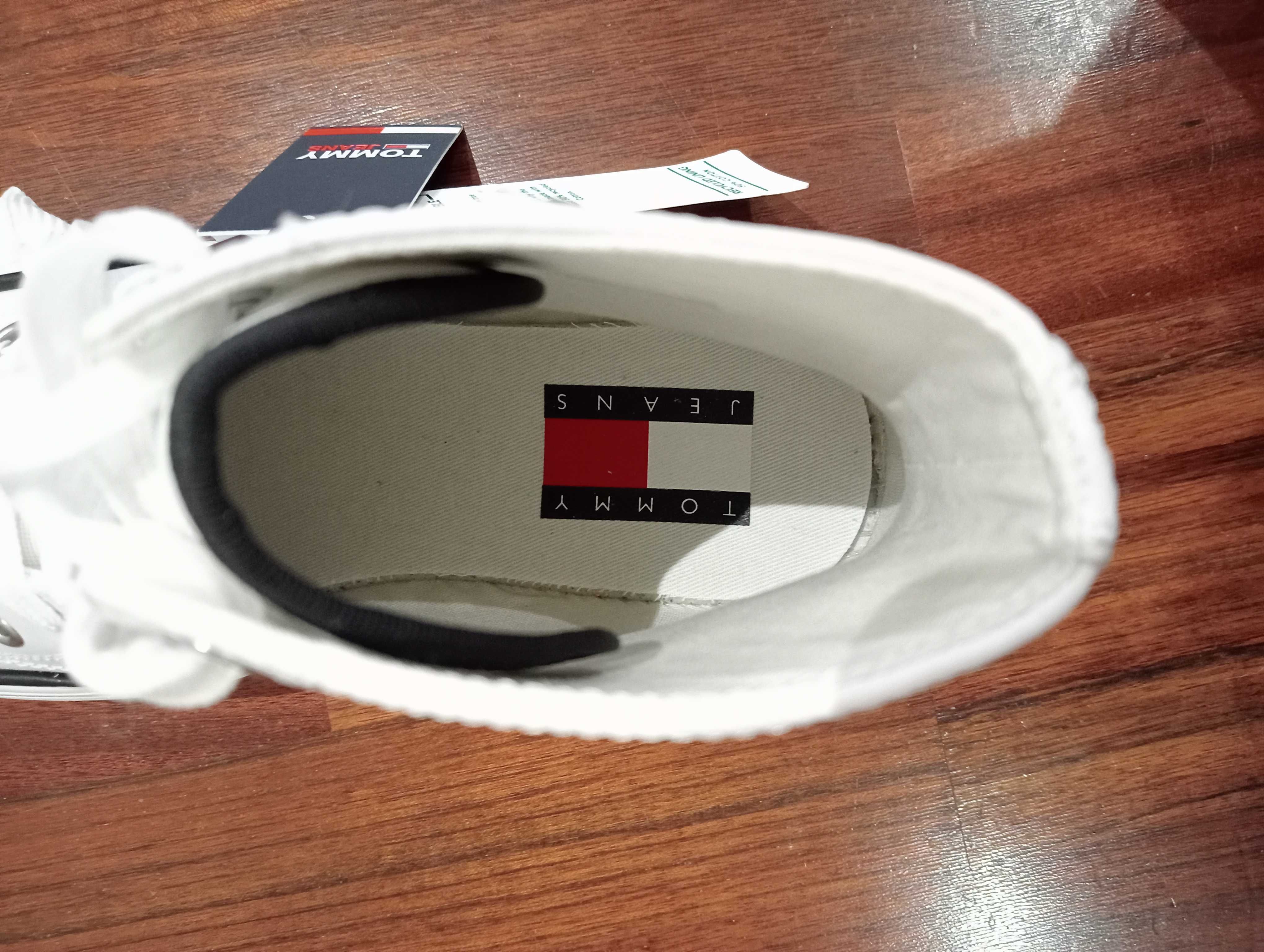 Нові високі шкіряні кеди з натуральної шкіри Tommy Hilfiger