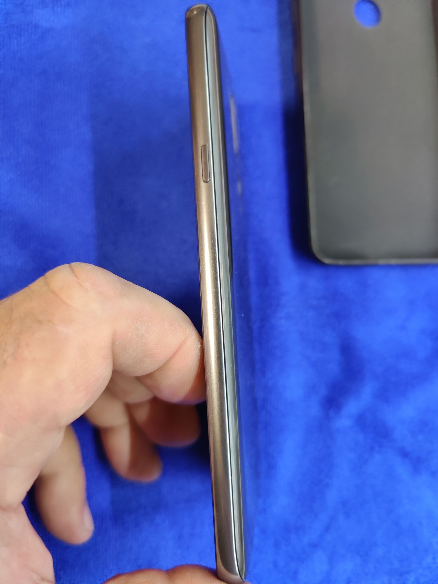 Продам телефон LG G7 ThinQ