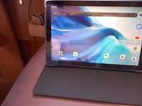 Tablet jak nowy.