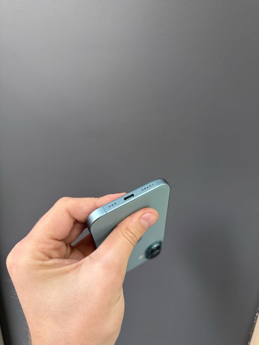 Б/у iPhone 16 256Gb Teal
