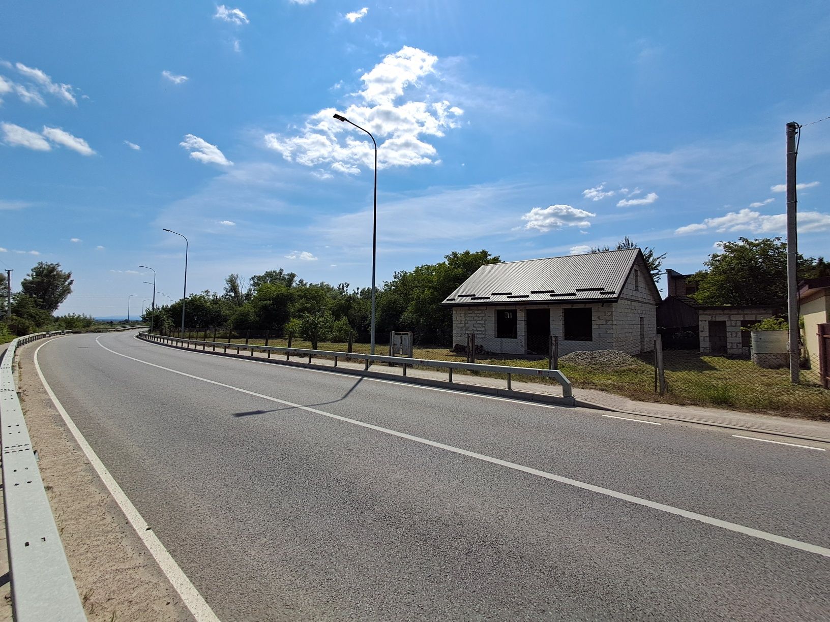 Продаж ділянки з об'єктом в с. Колодруби - 1 лінія!!!