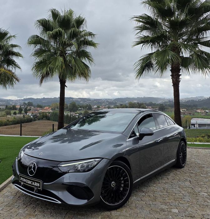 Mercedes-Benz EQE 300 Electric Art