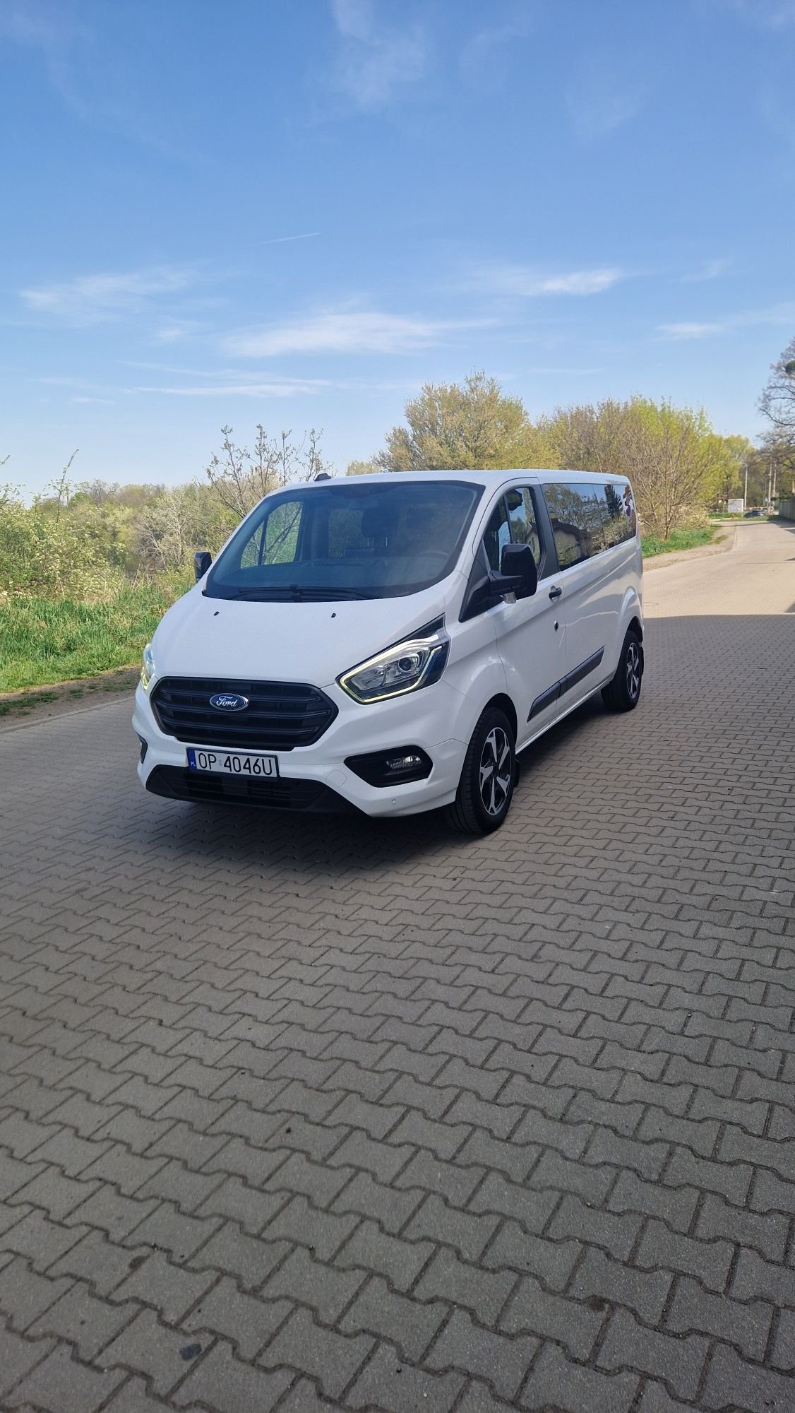 Wynajem busów 8 i 9 os. / wypożyczalnia samochodów/ przewóz osób