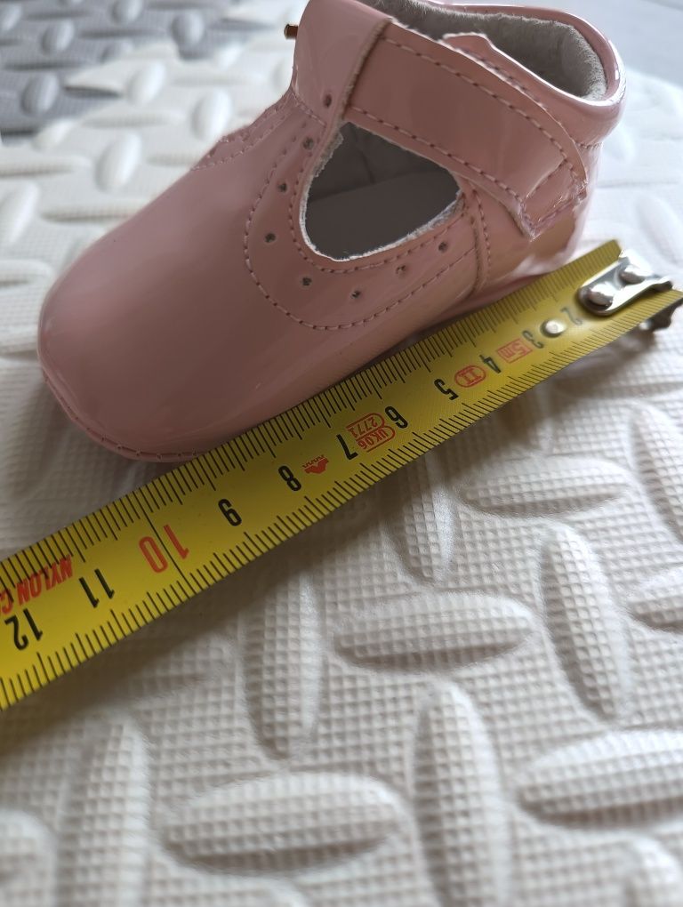 Buty buciki niemowlęce dziewczęce różowe 10cm lakierki chrzest wesele