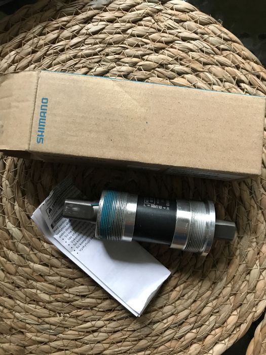 Каретка Shimano BB-UN300