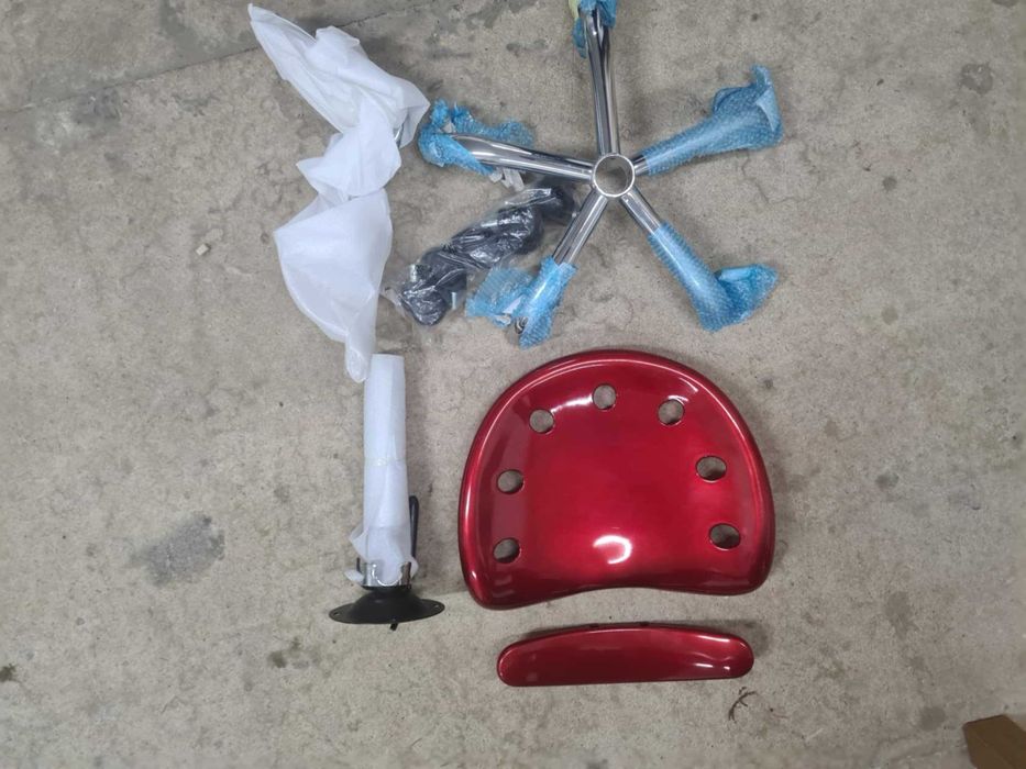 Krzesło biurowe z siedziskiem typu traktor