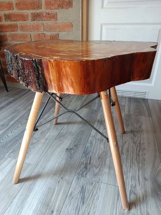 Stolik kawowy  z Modrzewia