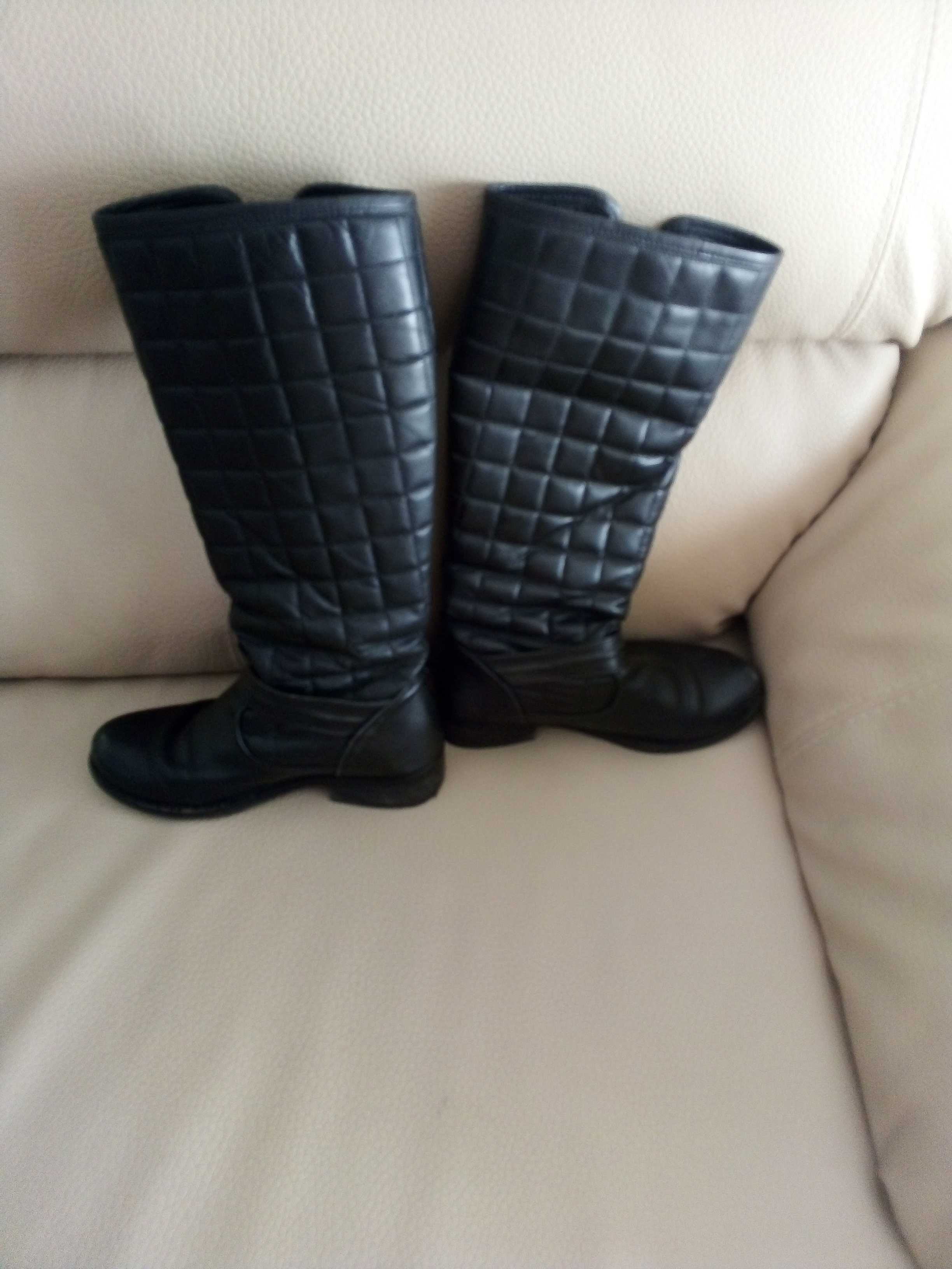 Botas de Cor Pretas Tamanho 35