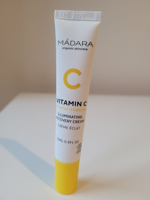 Mádara Vitamin C Illuminating Recovery