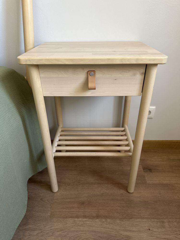 Conjunto cama casal e mesas de cabeceira IKEA BJÖRKSNÄS
