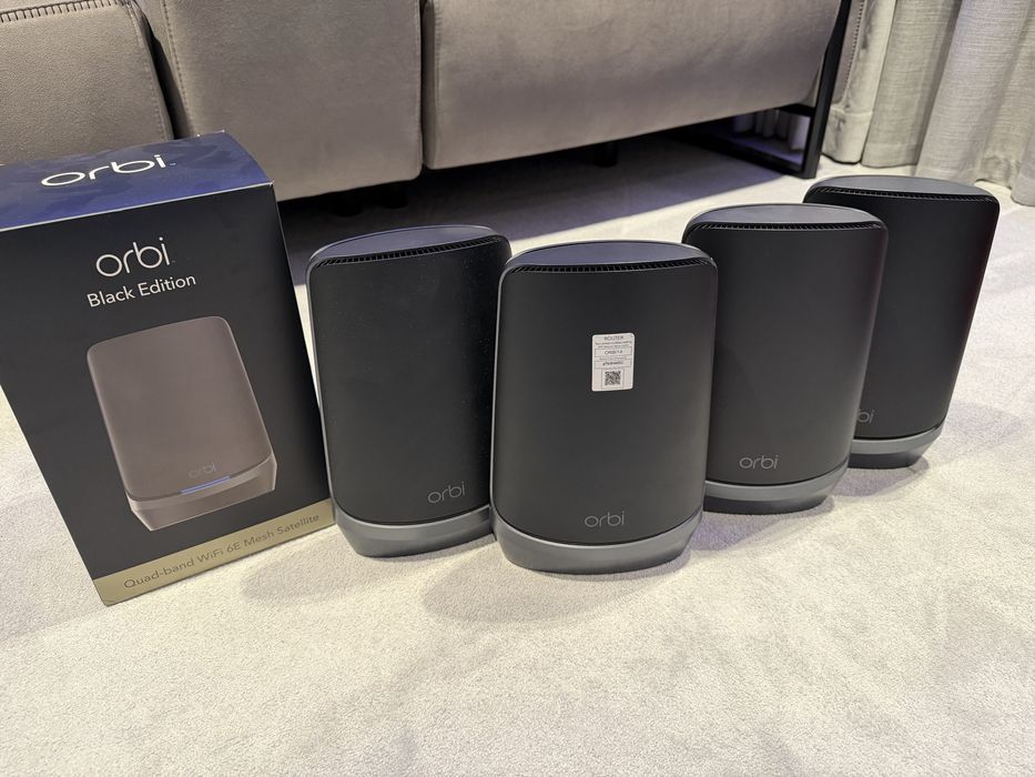 Router NETGEAR Orbi WiFi 6E Mesh 10,8 Gb/s RBRE960 + Satelity