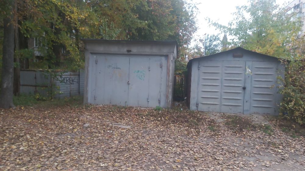 Продається.  Гараж з місцем, на Відрадному "мушля або ракушка" .