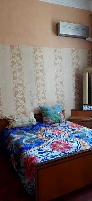 Продам двухспальную кровать б/в