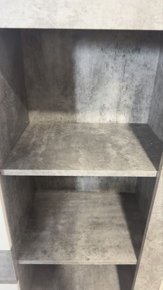 Armario de sala com porta e prateleiras