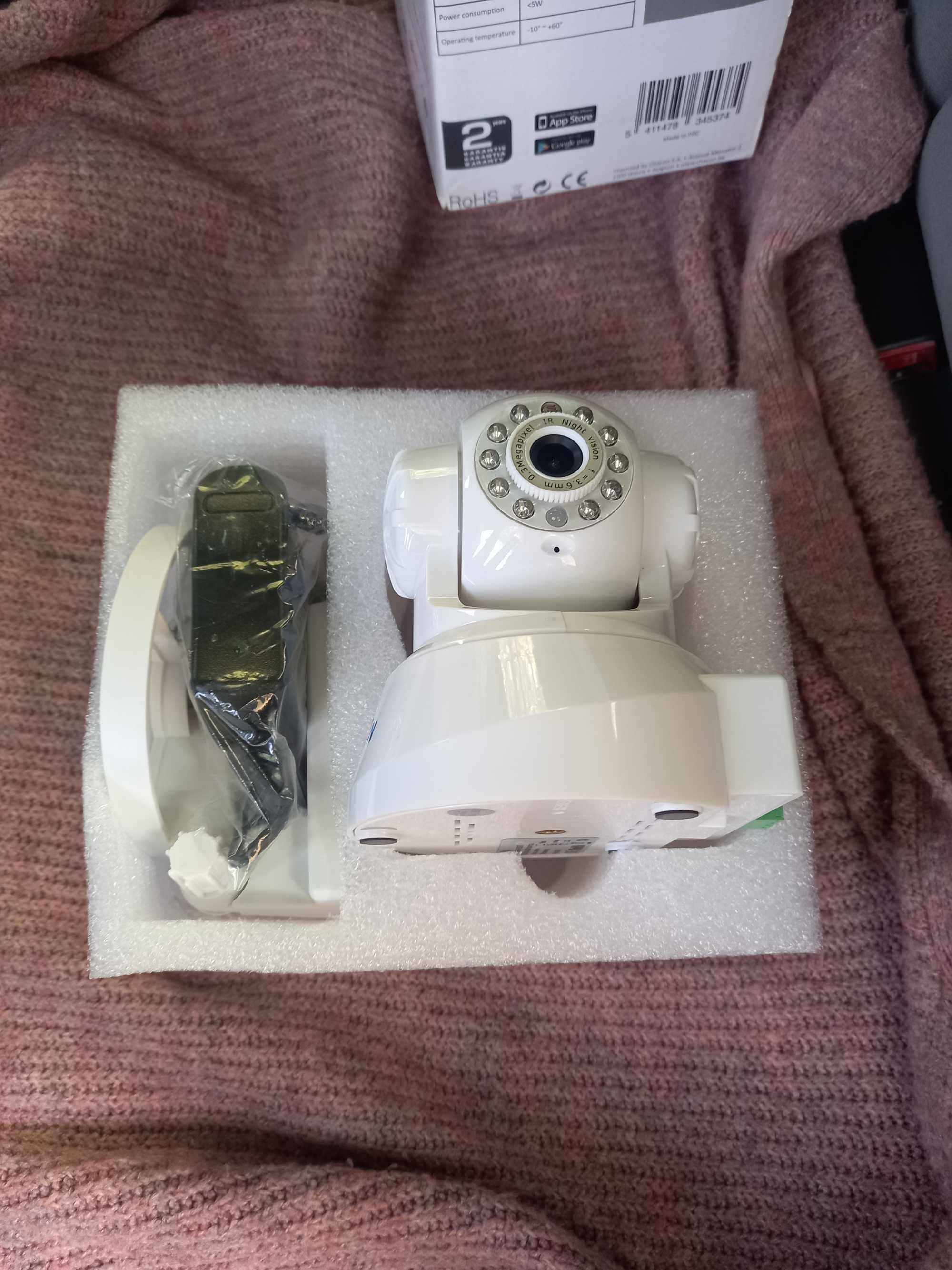 Câmera IP rotativa interior sem fios plug&play NOVA
