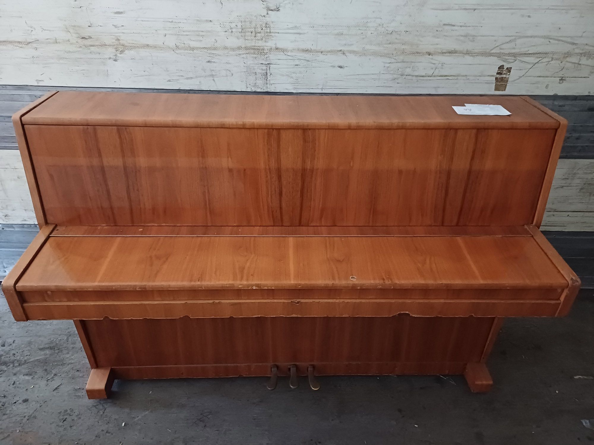 Pianino Calisia 87r., Legnica 68r.