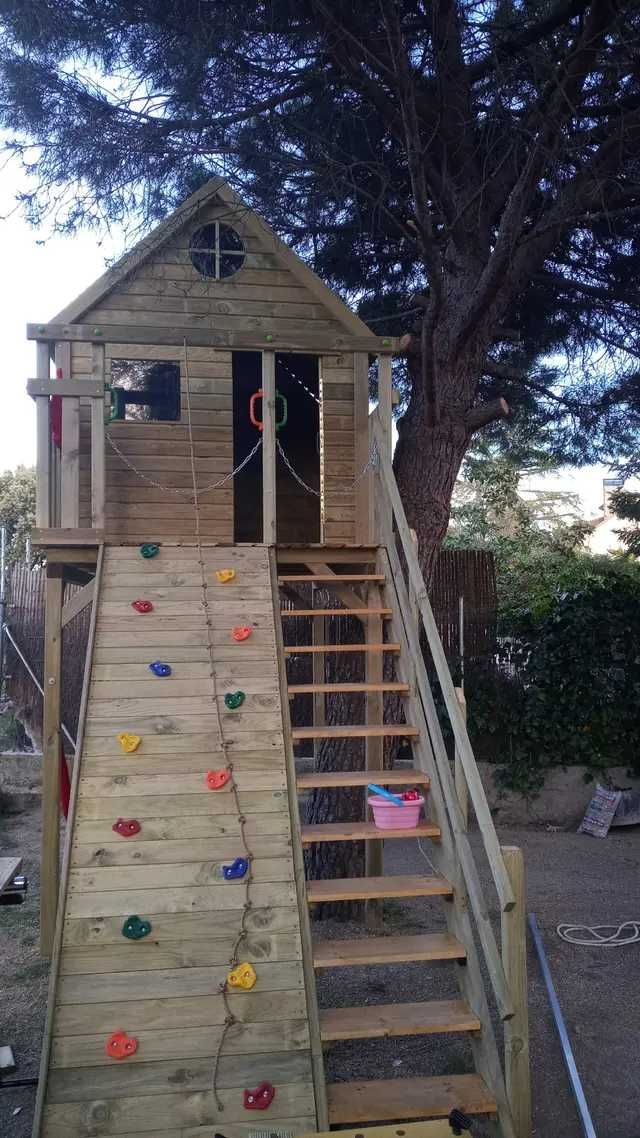 CASINHA NA ARVORE INSTALADA NO TEU JARDIM.