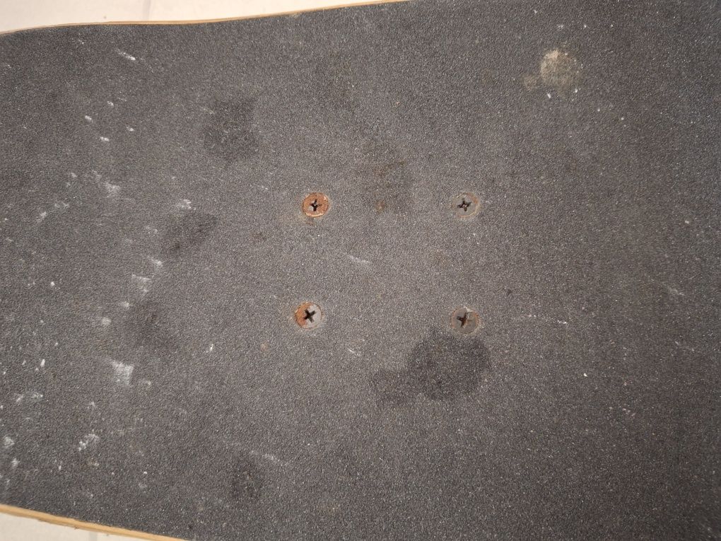 Vendo skate marca SCREW