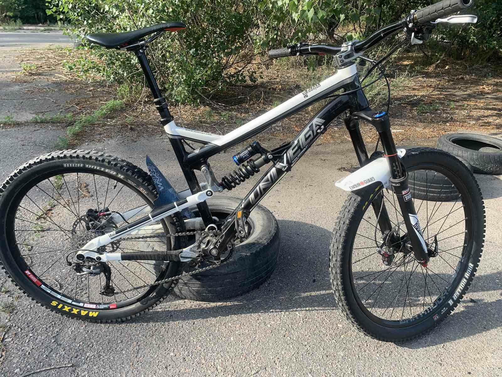 Двухподвес Univega 27,5 Rock Shox Dartmoor Fox Specialized