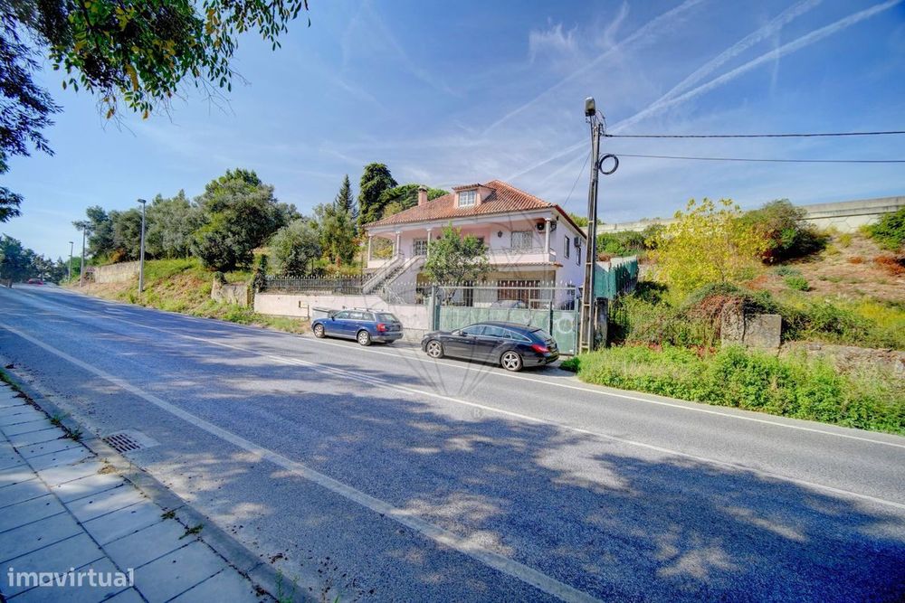 Moradia T5 para venda