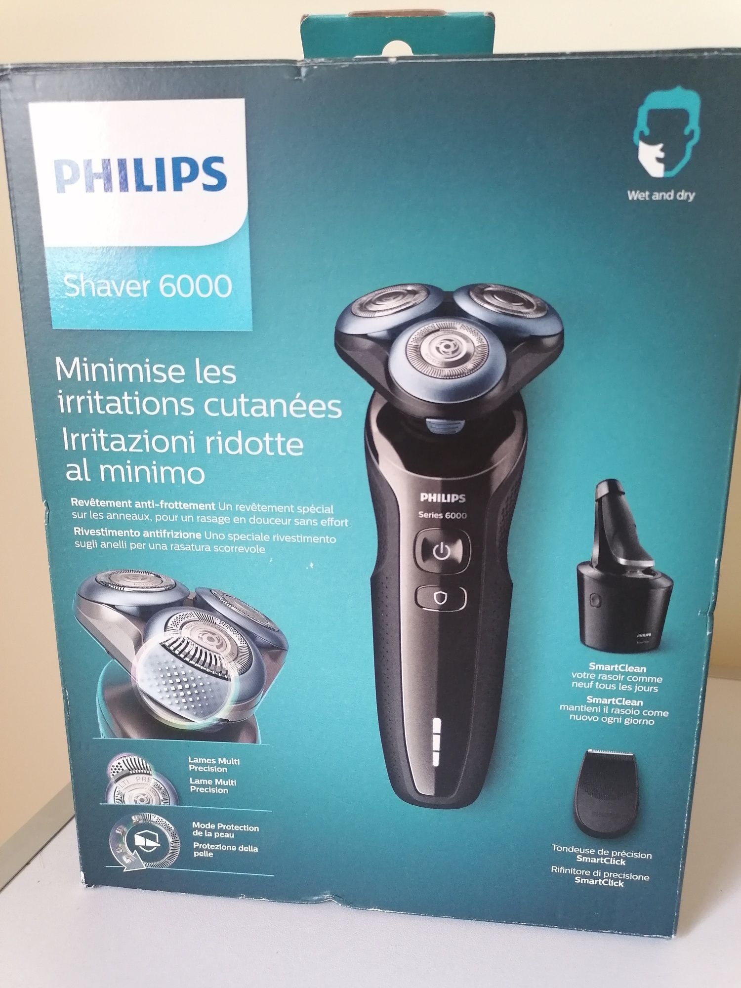 Máquina PHILIPS de barbear elétrica a húmido e a seco series 6000 NOVA