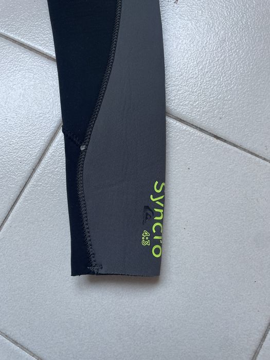 Quicksilver 4x3 tamanho 10