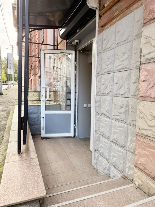 Приміщення біля Театральної площі, 55 м²
