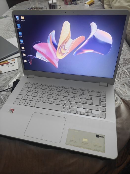 Portátil Asus vivo book x505BA
