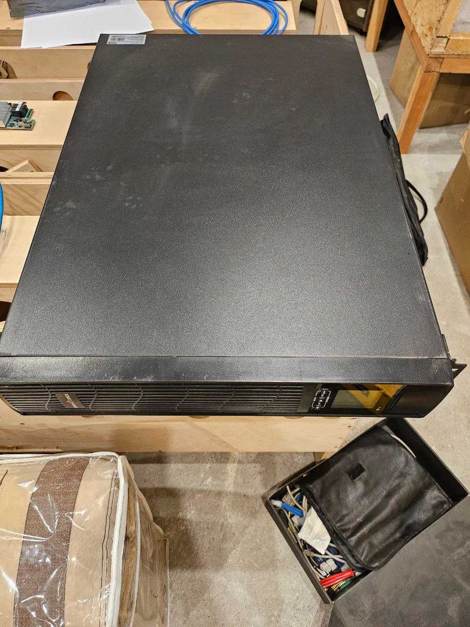 источник питания ИБП (ДБЖ) Smart-UPS Logicpower-3000 PRO