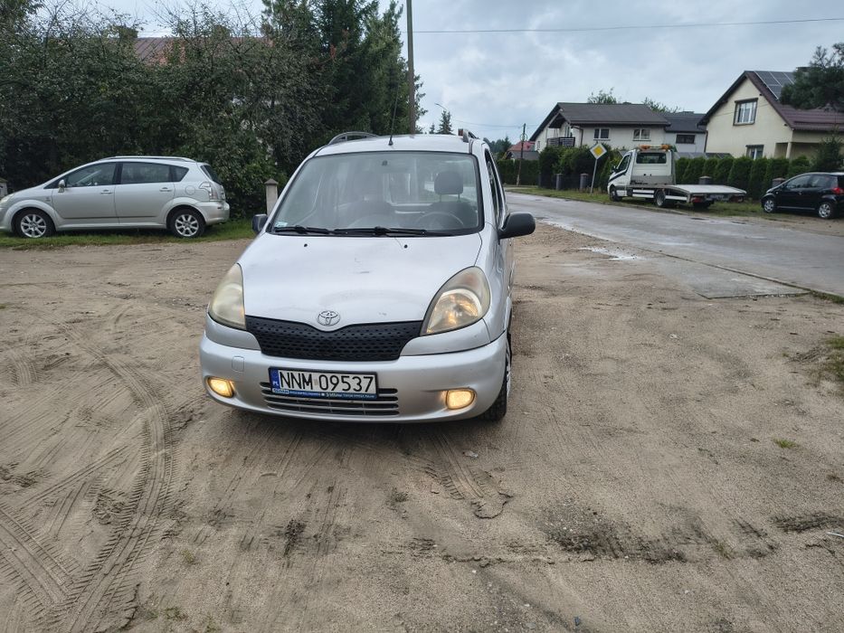 Toyota Yaris Verso 2003 r 1,3 benzyna klima el szyby