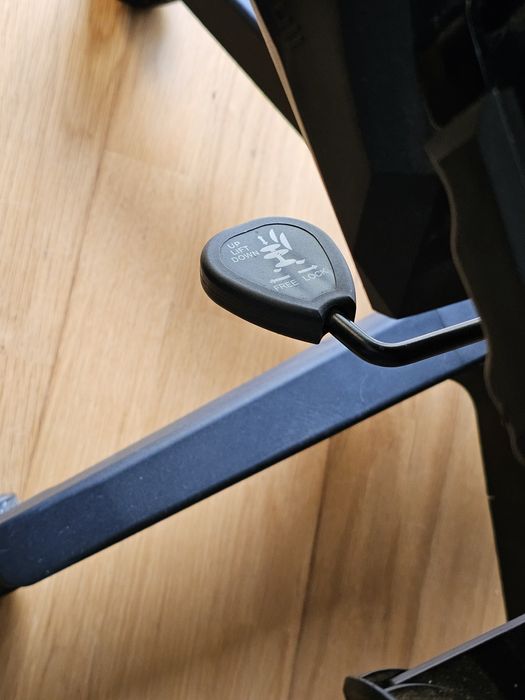 Duas cadeiras de escritório