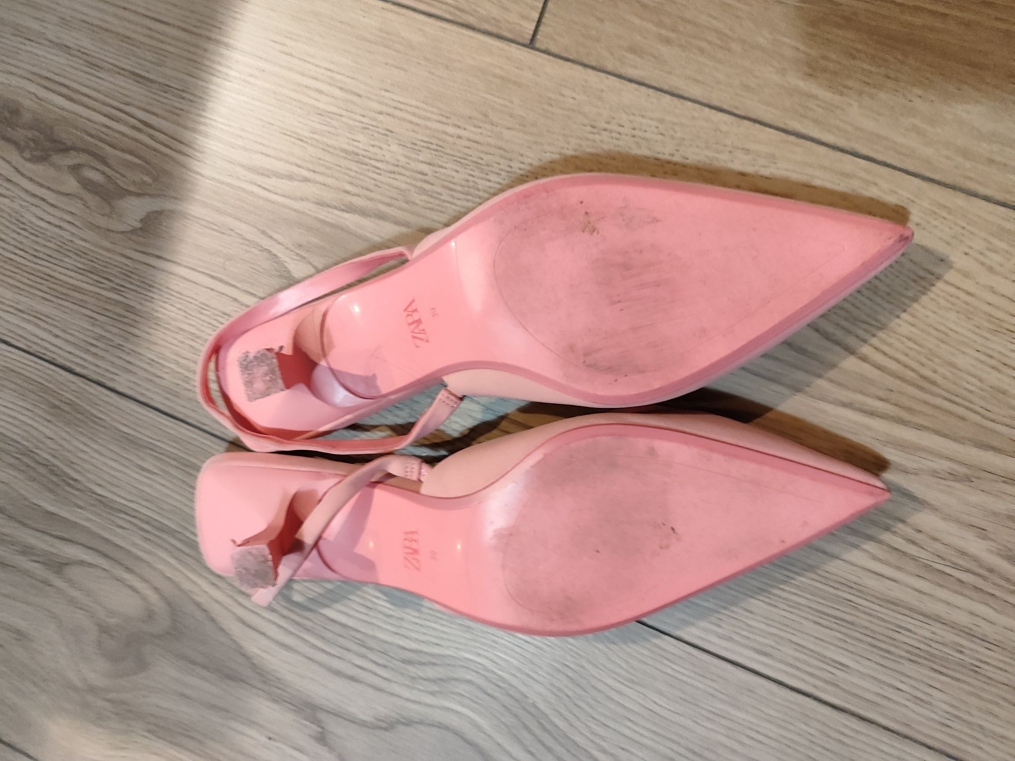 Buty damskie czułenka ZARA