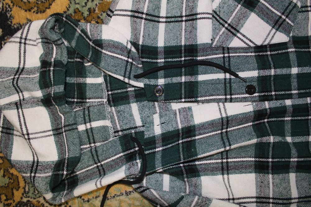 Сорочка біло-зелена для дівчат