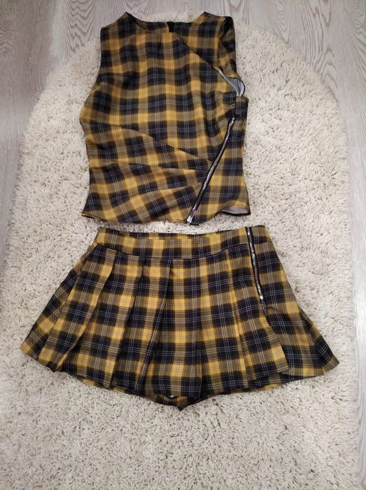 Комплект з шортами -спідницею, стан нового